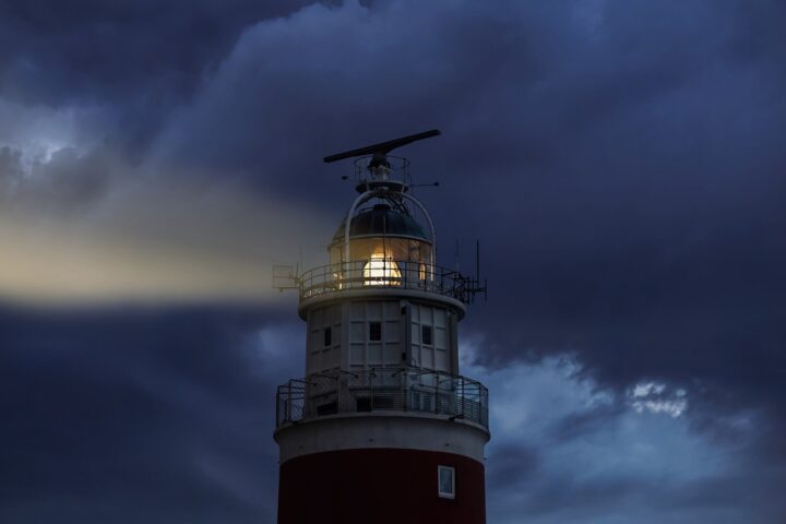 How to Develop a Scary Atmosphere for a Horror Story